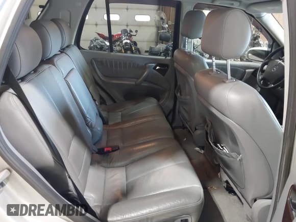 ✅ 2002 Mercedes-Benz M 320/430/500 • VIN: 4JGAB54E52A368930 • Lot: 43331762. Wystawiony na IAAI z przebiegiem 120 732 mil. Bezpłatny archiwum sprzedaży aukcyjnych z USA i szczegółowy raport historii pojazdu na DreamBid. Zdjęcie 8.