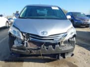 ✅ 2016 Toyota Sienna LE AAS • VIN: 5TDKK3DC4GS736844 • Lot: 43379600. Wystawiony na IAAI z przebiegiem 95 680 mil. Bezpłatny archiwum sprzedaży aukcyjnych z USA i szczegółowy raport historii pojazdu na DreamBid. Zdjęcie 6.