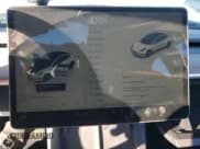 ✅ 2023 Tesla Model 3 • VIN: 5YJ3E1EA0PF691161 • Lot: 42307895. Wystawiony na Copart z przebiegiem 29 952 mil. Bezpłatny archiwum sprzedaży aukcyjnych z USA i szczegółowy raport historii pojazdu na DreamBid. Zdjęcie 9.