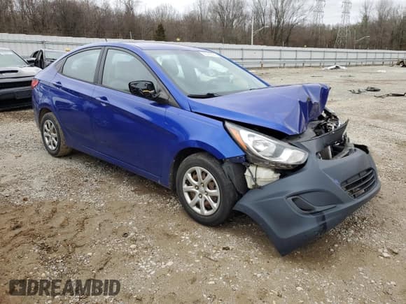 ✅ 2013 Hyundai Accent GLS • VIN: KMHCT4AE2DU500144 • Лот: 72814074. Опубликован ранее на Copart с пробегом 264 501 миль. Бесплатный доступ к архиву аукционных продаж из США и подробный отчёт об истории автомобиля на DreamBid. Изображение 4.