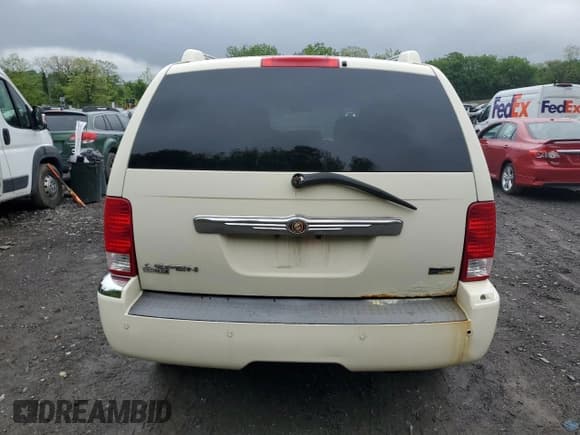 ✅ 2008 Chrysler Aspen Limited • VIN: 1A8HW58N68F142062 • Lot: 56842035. Listed on Copart with 158,664 mi. Free auction sales archive from the USA and detailed vehicle history report at DreamBid. Image 6.