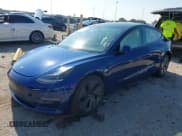 ✅ 2021 Tesla Model 3 Long Range • VIN: 5YJ3E1EB8MF010202 • Lot: 43184800. Wystawiony na IAAI z przebiegiem 72 106 mil. Bezpłatny archiwum sprzedaży aukcyjnych z USA i szczegółowy raport historii pojazdu na DreamBid. Zdjęcie 2.