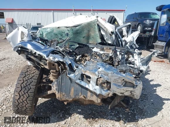 ✅ 2015 Chevrolet Silverado 1500 LTZ • VIN: 3GCUKSEC0FG295759 • Лот: 42033997. Опубликован ранее на IAAI с пробегом Не указан. Бесплатный доступ к архиву аукционных продаж из США и подробный отчёт об истории автомобиля на DreamBid. Изображение 6.