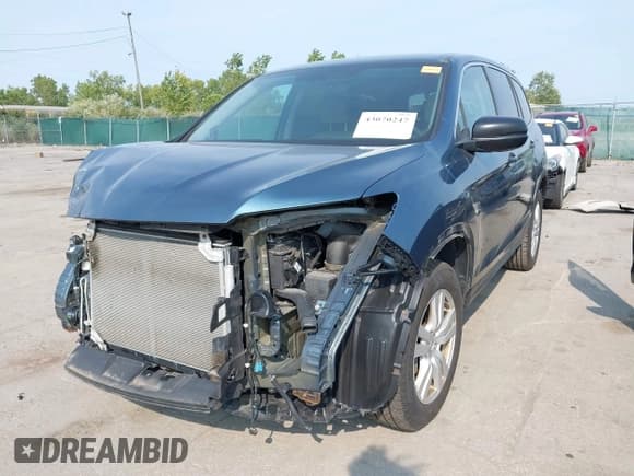 ✅ 2017 Honda Pilot LX • VIN: 5FNYF6H17HB088432 • Lot: 43070247. Wystawiony na IAAI z przebiegiem 38 788 mil. Bezpłatny archiwum sprzedaży aukcyjnych z USA i szczegółowy raport historii pojazdu na DreamBid. Zdjęcie 18.