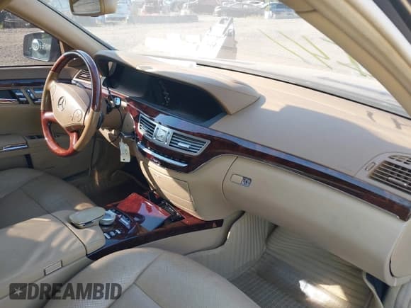 ✅ 2011 Mercedes-Benz S 550 • VIN: WDDNG8GB6BA409159 • Лот: 40561764. Опубликован ранее на IAAI с пробегом 195 628 миль. Бесплатный доступ к архиву аукционных продаж из США и подробный отчёт об истории автомобиля на DreamBid. Изображение 5.