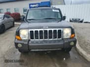 ✅ 2006 Jeep Commander Limited • VIN: 1J8HG58N56C125054 • Lot: 58564605. Wystawiony na Copart z przebiegiem 250 293 mil. Bezpłatny archiwum sprzedaży aukcyjnych z USA i szczegółowy raport historii pojazdu na DreamBid. Zdjęcie 5.