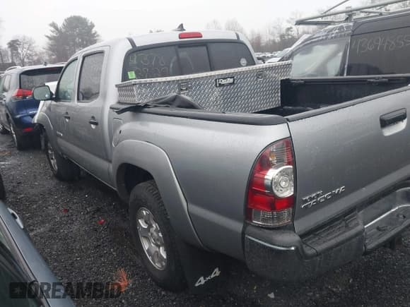 ✅ 2014 Toyota Tacoma • VIN: 3TMLU4EN7EM152164 • Lot: 43783829. Listed on IAAI with 117,212 mi. Free auction sales archive from the USA and detailed vehicle history report at DreamBid. Image 3.