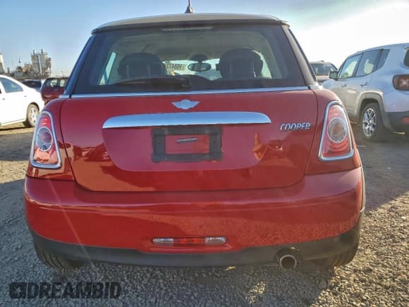 ✅ 2012 MINI Hardtop • VIN: WMWSU3C50CT261277 • Lot: 96847245. Wystawiony na Copart z przebiegiem 64 653 mil. Bezpłatny archiwum sprzedaży aukcyjnych z USA i szczegółowy raport historii pojazdu na DreamBid. Zdjęcie 6.