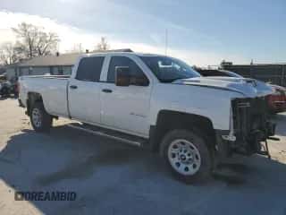2019 Chevrolet Silverado 3500HD Work Truck с VIN 1GC4KVCYXKF171543, выставлен на аукционе Copart как лот 84349874 с пробегом 104 180 миль миль и Списание • Salvage title. История ставок и продаж доступна на DreamBid. Изображение 4.