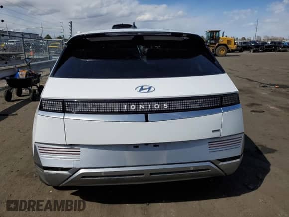 2023 Hyundai Ioniq 5 Limited z VIN KM8KRDAF2PU202796, wystawiony jako Copart lot #50436024 z przebiegiem 1 813 mil mil oraz Szkoda całkowita • Salvage title. Historia ofert i sprzedaży dostępna na DreamBid. Obrazek 6.