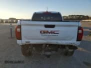 ✅ 2023 GMC Canyon 4WD AT4X • VIN: 1GTP6EEK6P1235575 • Lot: 88637835. Wystawiony na Copart z przebiegiem 30 938 mil. Bezpłatny archiwum sprzedaży aukcyjnych z USA i szczegółowy raport historii pojazdu na DreamBid. Zdjęcie 6.