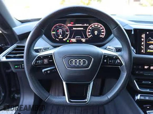 ✅ 2022 Audi e-tron GT Prestige • VIN: WAUEJBFW5N7006379 • Лот: 91058315. Опубликован ранее на Copart с пробегом 20 594 миль. Бесплатный доступ к архиву аукционных продаж из США и подробный отчёт об истории автомобиля на DreamBid. Изображение 9.