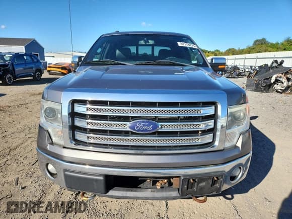 ✅ 2013 Ford F-150 XL • VIN: 1FTFW1ET8DFB63127 • Lot: 82176875. Wystawiony na Copart z przebiegiem 293 837 mil. Bezpłatny archiwum sprzedaży aukcyjnych z USA i szczegółowy raport historii pojazdu na DreamBid. Zdjęcie 5.