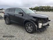 ✅ 2017 Toyota Highlander XLE • VIN: 5TDKZRFH0HS526024 • Lot: 89886085. Wystawiony na Copart z przebiegiem 119 121 mil. Bezpłatny archiwum sprzedaży aukcyjnych z USA i szczegółowy raport historii pojazdu na DreamBid. Zdjęcie 4.