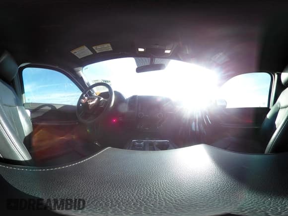 ✅ 2018 Ford Expedition XLT • VIN: 1FMJU1HT5JEA18863 • Lot: 41815687. Wystawiony na IAAI z przebiegiem 96 544 mil. Bezpłatny archiwum sprzedaży aukcyjnych z USA i szczegółowy raport historii pojazdu na DreamBid. Zdjęcie 19.