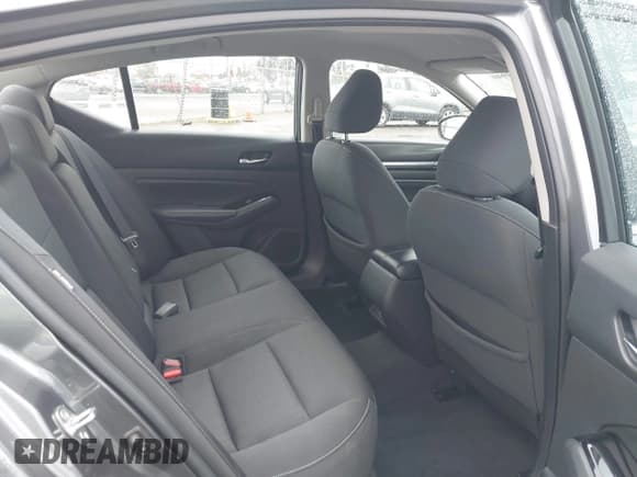 ✅ 2021 Nissan Altima SV • VIN: 1N4BL4DV2MN325504 • Lot: 43700940. Listed on IAAI with 103,641 mi. Free auction sales archive from the USA and detailed vehicle history report at DreamBid. Image 8.