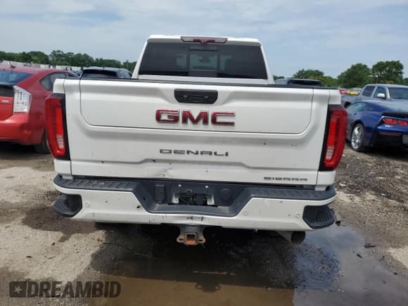 ✅ 2020 GMC Sierra 2500HD Denali • VIN: 1GT49REY9LF229692 • Lot: 63460875. Listed on Copart with 125,139 mi. Free auction sales archive from the USA and detailed vehicle history report at DreamBid. Image 6.