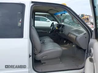 ✅ 1996 Chevrolet Silverado 2500 • VIN: 1GCGC29R2TE200856 • Lot: 42471785. Wystawiony na IAAI z przebiegiem 288 758 mil. Bezpłatny archiwum sprzedaży aukcyjnych z USA i szczegółowy raport historii pojazdu na DreamBid. Zdjęcie 5.