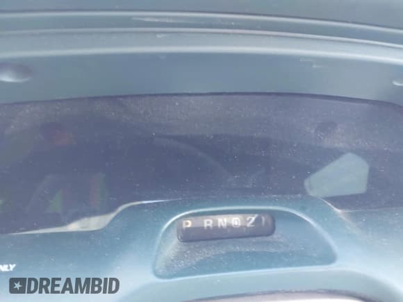 ✅ 1995 Lincoln Town Car Signature • VIN: 1LNLM82WXSY688851 • Lot: 43829532. Listed on IAAI with 190,300 mi. Free auction sales archive from the USA and detailed vehicle history report at DreamBid. Image 7.