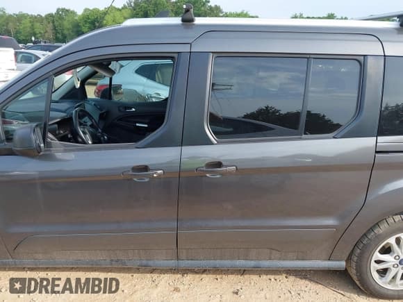 ✅ 2019 Ford Transit Connect XLT • VIN: NM0GS9F2XK1427203 • Lot: 42265074. Wystawiony na IAAI z przebiegiem 106 005 mil. Bezpłatny archiwum sprzedaży aukcyjnych z USA i szczegółowy raport historii pojazdu na DreamBid. Zdjęcie 14.