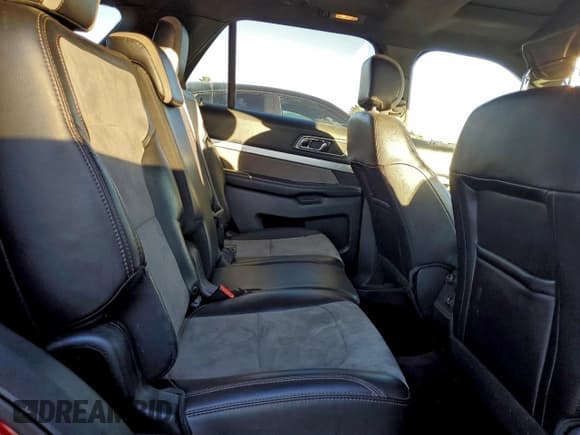 ✅ 2017 Ford Explorer XLT • VIN: 1FM5K7D89HGC85322 • Лот: 94774915. Опубликован ранее на Copart с пробегом 77 774 миль. Бесплатный доступ к архиву аукционных продаж из США и подробный отчёт об истории автомобиля на DreamBid. Изображение 11.