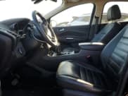 ✅ 2017 Ford Escape Titanium • VIN: 1FMCU0JD6HUA80424 • Lot: 92457605. Wystawiony na Copart z przebiegiem 86 139 mil. Bezpłatny archiwum sprzedaży aukcyjnych z USA i szczegółowy raport historii pojazdu na DreamBid. Zdjęcie 7.