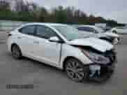 2022 Hyundai Accent Limited z VIN 3KPC34A61NE162765, wystawiony jako Copart lot #61811074 z przebiegiem 36 281 mil mil oraz Szkoda całkowita • Salvage title. Historia ofert i sprzedaży dostępna na DreamBid. Obrazek 4.