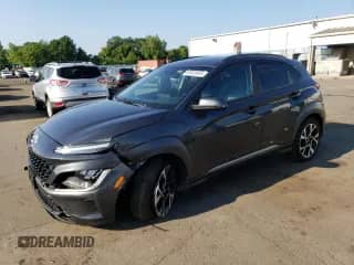 2022 Hyundai Kona Limited z VIN KM8K5CA33NU926621, wystawiony jako Copart lot #65920945 z przebiegiem 15 101 mil mil oraz Szkoda całkowita • Salvage title. Historia ofert i sprzedaży dostępna na DreamBid. Obrazek 1.