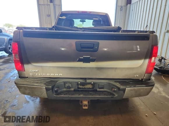 ✅ 2007 Chevrolet Silverado 1500 1LT • VIN: 2GCEK190771732620 • Lot: 80702055. Listed on Copart with 180,512 mi. Free auction sales archive from the USA and detailed vehicle history report at DreamBid. Image 6.