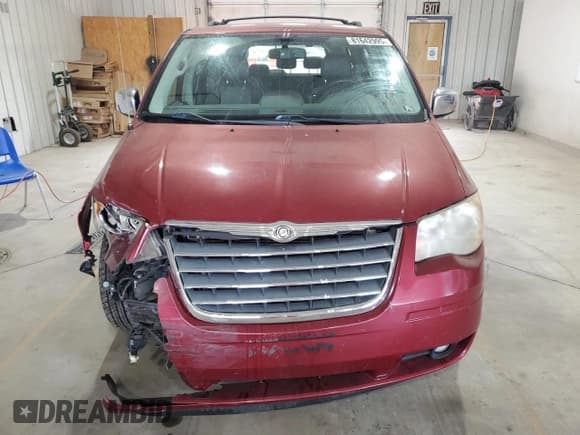 ✅ 2010 Chrysler Town & Country Touring Plus • VIN: 2A4RR8DX4AR449122 • Lot: 81642995. Wystawiony na Copart z przebiegiem 119 456 mil. Bezpłatny archiwum sprzedaży aukcyjnych z USA i szczegółowy raport historii pojazdu na DreamBid. Zdjęcie 5.