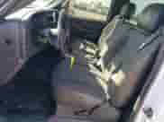 2004 Chevrolet Silverado 1500 LS z VIN 1GCEC14VX4Z171221, wystawiony jako Copart lot #78542024 z przebiegiem 254 153 mil mil oraz Szkoda całkowita • Salvage title. Historia ofert i sprzedaży dostępna na DreamBid. Obrazek 7.