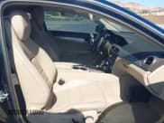 ✅ 2012 Mercedes-Benz C 250 • VIN: WDDGJ4HB7CF785844 • Lot: 42750461. Wystawiony na IAAI z przebiegiem 125 968 mil. Bezpłatny archiwum sprzedaży aukcyjnych z USA i szczegółowy raport historii pojazdu na DreamBid. Zdjęcie 5.