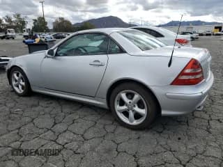 ✅ 2003 Mercedes-Benz SLK 320 • VIN: WDBKK65FX3F276981 • Lot: 93334895. Wystawiony na Copart z przebiegiem 228 117 mil. Bezpłatny archiwum sprzedaży aukcyjnych z USA i szczegółowy raport historii pojazdu na DreamBid. Zdjęcie 2.