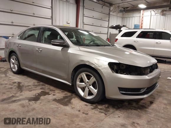 ✅ 2013 Volkswagen Passat SE • VIN: 1VWBP7A38DC071910 • Lot: 42472626. Listed on IAAI with 90,535 mi. Free auction sales archive from the USA and detailed vehicle history report at DreamBid. Image 1.