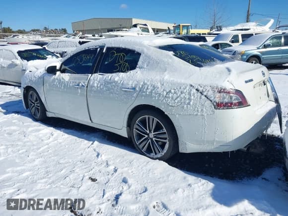 ✅ 2013 Nissan Maxima S • VIN: 1N4AA5AP0DC821281 • Lot: 41380825. Listed on IAAI with 82,693 mi. Free auction sales archive from the USA and detailed vehicle history report at DreamBid. Image 3.