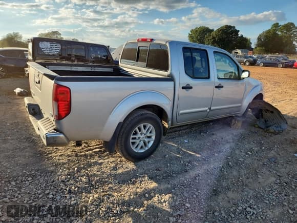 ✅ 2017 Nissan Frontier SV • VIN: 1N6DD0ER8HN726486 • Lot: 84809695. Listed on Copart with 126,110 mi. Free auction sales archive from the USA and detailed vehicle history report at DreamBid. Image 3.