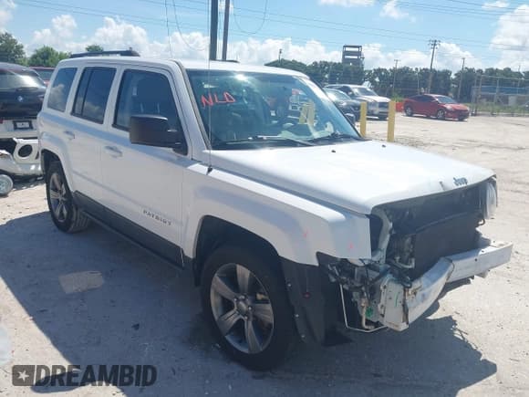 ✅ 2015 Jeep Patriot High Altitude • VIN: 1C4NJPFA0FD342867 • Lot: 43003388. Wystawiony na IAAI z przebiegiem 74 487 mil. Bezpłatny archiwum sprzedaży aukcyjnych z USA i szczegółowy raport historii pojazdu na DreamBid. Zdjęcie 1.