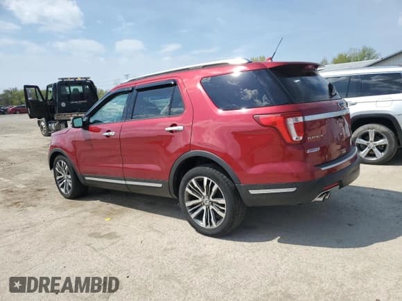 ✅ 2019 Ford Explorer Platinum • VIN: 1FM5K8HT1KGA40736 • Lot: 54357915. Wystawiony na Copart z przebiegiem 67 164 mil. Bezpłatny archiwum sprzedaży aukcyjnych z USA i szczegółowy raport historii pojazdu na DreamBid. Zdjęcie 2.