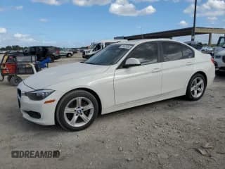 ✅ 2015 BMW 3 Series 328i • VIN: WBA3A5C50FF607985 • Lot: 86839955. Wystawiony na Copart z przebiegiem 88 815 mil. Bezpłatny archiwum sprzedaży aukcyjnych z USA i szczegółowy raport historii pojazdu na DreamBid. Zdjęcie 1.