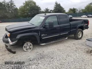 ✅ 2006 Chevrolet Silverado 2500HD LT2 • VIN: 1GCHK29D56E144265 • Лот: 70919464. Опубликован ранее на Copart с пробегом 150 516 миль. Бесплатный доступ к архиву аукционных продаж из США и подробный отчёт об истории автомобиля на DreamBid. Изображение 1.
