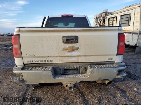 ✅ 2019 Chevrolet Silverado 2500HD LTZ • VIN: 1GC1KTEG4KF267633 • Lot: 49646465. Wystawiony na Copart z przebiegiem 203 657 mil. Bezpłatny archiwum sprzedaży aukcyjnych z USA i szczegółowy raport historii pojazdu na DreamBid. Zdjęcie 6.