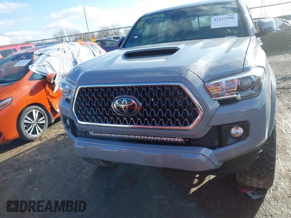 ✅ 2019 Toyota Tacoma SR • VIN: 3TMCZ5AN2KM206172 • Лот: 41211900. Опубликован ранее на IAAI с пробегом 79 411 миль. Бесплатный доступ к архиву аукционных продаж из США и подробный отчёт об истории автомобиля на DreamBid. Изображение 12.