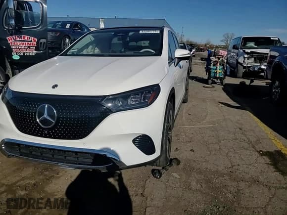 ✅ 2023 Mercedes-Benz EQE 350 • VIN: 4JGGM1CB9PA008927 • Lot: 82595775. Listed on Copart with 18,294 mi. Free auction sales archive from the USA and detailed vehicle history report at DreamBid. Image 14.