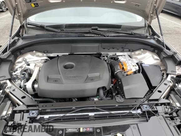 ✅ 2025 Volvo XC60 Plus • VIN: YV4H60RC1S1006267 • Лот: 65740815. Опубликован ранее на Copart с пробегом 2 840 миль. Бесплатный доступ к архиву аукционных продаж из США и подробный отчёт об истории автомобиля на DreamBid. Изображение 12.