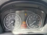 ✅ 2012 BMW 3 Series 335i • VIN: WBADX7C57CE745118 • Лот: 82150215. Опубликован ранее на Copart с пробегом 52 305 миль. Бесплатный доступ к архиву аукционных продаж из США и подробный отчёт об истории автомобиля на DreamBid. Изображение 9.