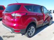 ✅ 2017 Ford Escape SE • VIN: 1FMCU9G9XHUE08239 • Lot: 42326698. Wystawiony na IAAI z przebiegiem 96 471 mil. Bezpłatny archiwum sprzedaży aukcyjnych z USA i szczegółowy raport historii pojazdu na DreamBid. Zdjęcie 4.