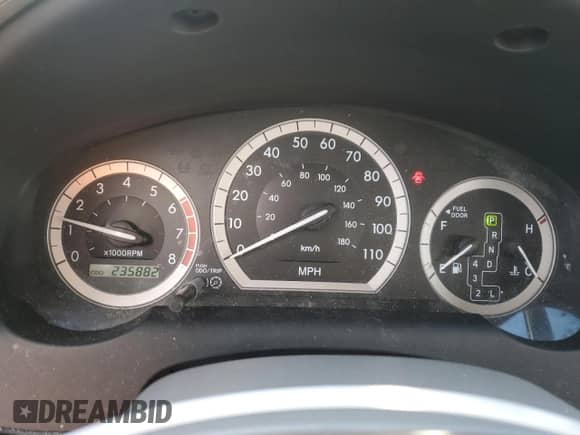 2005 Toyota Sienna LE с VIN 5TDZA23C75S312486, выставлен на аукционе Copart как лот 90917255 с пробегом 235 882 миль миль и Списание • Salvage title. История ставок и продаж доступна на DreamBid. Изображение 9.