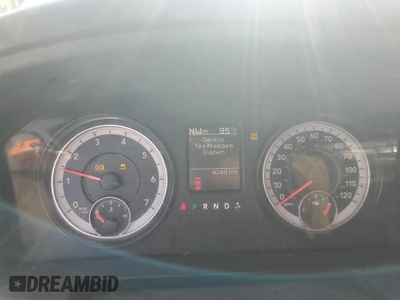 ✅ 2022 Ram 1500 Tradesman • VIN: 1C6RR7ST0NS139500 • Lot: 80963514. Wystawiony na Copart z przebiegiem 40 491 mil. Bezpłatny archiwum sprzedaży aukcyjnych z USA i szczegółowy raport historii pojazdu na DreamBid. Zdjęcie 9.