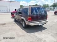 ✅ 1999 Ford Explorer XLT • VIN: 1FMDU32P2XUC31708 • Lot: 42243725. Wystawiony na IAAI z przebiegiem 239 411 mil. Bezpłatny archiwum sprzedaży aukcyjnych z USA i szczegółowy raport historii pojazdu na DreamBid. Zdjęcie 3.