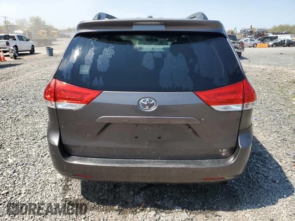 ✅ 2012 Toyota Sienna LE AAS • VIN: 5TDKK3DC3CS278059 • Lot: 54014115. Listed on Copart with 77,656 mi. Free auction sales archive from the USA and detailed vehicle history report at DreamBid. Image 6.